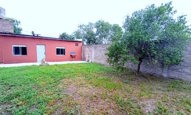 Venta Casa 4 ambientes con Local Florencio Varela