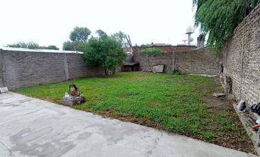 Venta Casa 4 ambientes con Local Florencio Varela