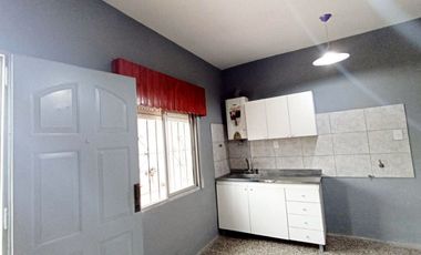 Venta Casa 4 ambientes con Local Florencio Varela