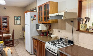 VENTA CASA EN GUTIERREZ 4 AMBIENTES