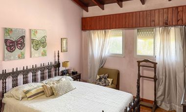 VENTA CASA EN GUTIERREZ 4 AMBIENTES