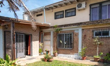 VENTA CASA EN GUTIERREZ 4 AMBIENTES