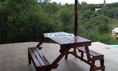 AT108. CUESTA BLANCA. HERMOSA CASA CON PILETA Y GRAN VISTA (3/4 PAX)