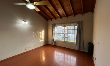 VENTA CASA 3 DORMITORIOS EN JOSE C. PAZ