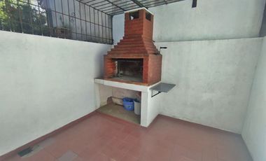 Dúplex en venta de 2 dormitorios c/ cochera en San Bernardo