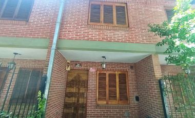 Dúplex en venta de 2 dormitorios c/ cochera en San Bernardo