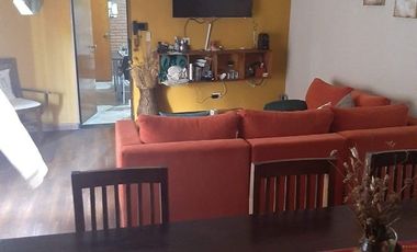 Casa en venta de 2 dormitorios c/ cochera en Ramos Mejía