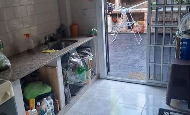 Casa en venta de 2 dormitorios c/ cochera en Ramos Mejía