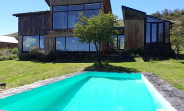 FINA PATAGONIA. Espectacular casa en venta. Club de Campo Miralejos, San Martin de los Andes