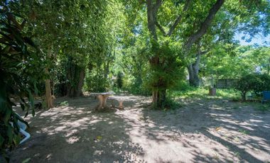 VENTA CASA CON AMPLIO TERRENO, PILETA Y GALPÓN