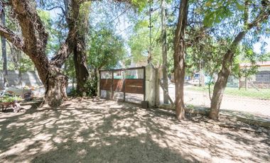 VENTA CASA CON AMPLIO TERRENO, PILETA Y GALPÓN