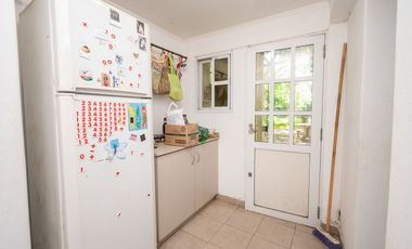 VENTA CASA CON AMPLIO TERRENO, PILETA Y GALPÓN