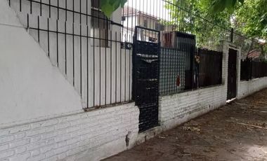 Chalet en venta de 8 dormitorios c/ cochera en La Perla