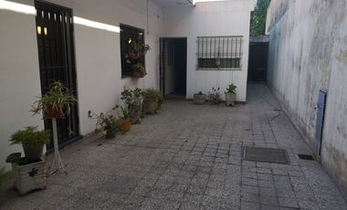 Casa en venta de 3 dormitorios c/ cochera en Villa Soldati