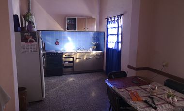 Casa en venta de 3 dormitorios c/ cochera en Villa Soldati