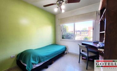 Venta Monte Grande  Casa de 2 dormitorios c/ cochera Condominio Los Robles