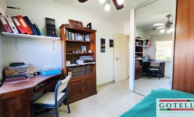 Venta Monte Grande  Casa de 2 dormitorios c/ cochera Condominio Los Robles