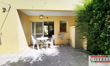 Venta Monte Grande  Dúplex de 2 dormitorios c/ cochera en Condominio Los Robles