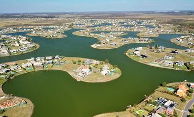 Lote en venta a la Laguna en San Sebastián