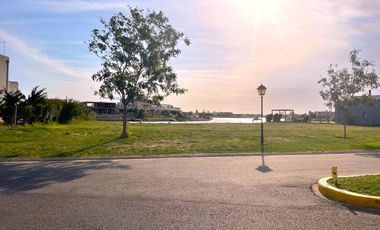 Lote en venta  al lago en San Sebastián Area 5