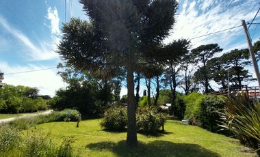 LOTE EN VENTA EN SIERRA DE LOS PADRES - EXCELENTE ESQUINA DE 700 m²
