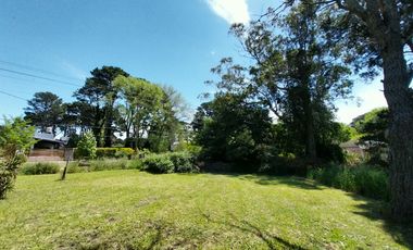 LOTE EN VENTA EN SIERRA DE LOS PADRES - EXCELENTE ESQUINA DE 700 m²