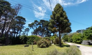 LOTE EN VENTA EN SIERRA DE LOS PADRES - EXCELENTE ESQUINA DE 700 m²