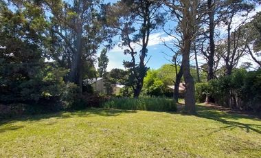 LOTE EN VENTA EN SIERRA DE LOS PADRES - EXCELENTE ESQUINA DE 700 m²