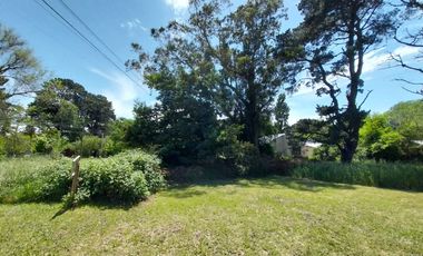 LOTE EN VENTA EN SIERRA DE LOS PADRES - EXCELENTE ESQUINA DE 700 m²
