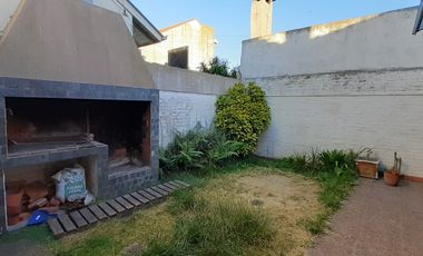 BAJO SU VALOR - CHALET 4 AMB. EN VENTA EN MAR DEL PLATA