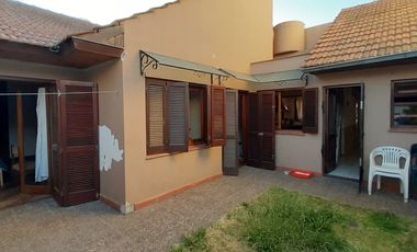 BAJO SU VALOR - CHALET 4 AMB. EN VENTA EN MAR DEL PLATA