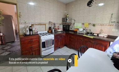 Venta casa 4 amb,con cochera y parrilla F.Varela