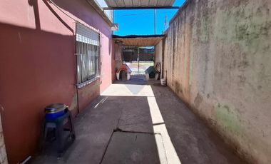 Venta casa 4 amb,con cochera y parrilla F.Varela