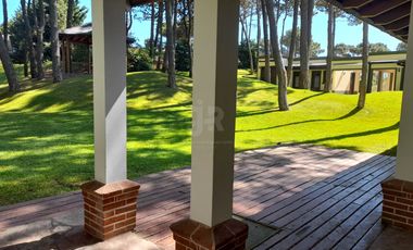 CODIGO 654 - CASA EN ALQUILER TEMPORARIO - ZONA NORTE - FRONTERA - PINAMAR