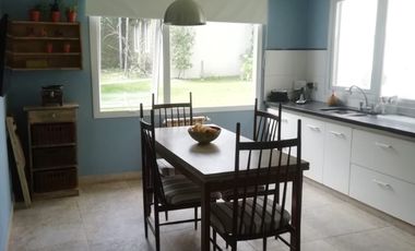 Chalet en venta Stella Maris de 3 ambientrs c/ cochera en Stella Maris