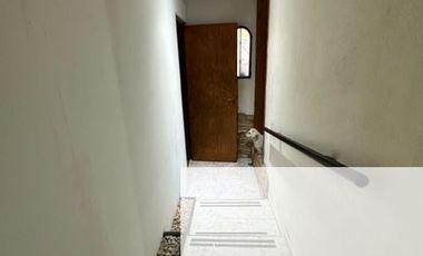 35 e/ 169 y 170- CASA DE 4 AMB. (BERISSO)