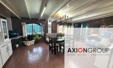 35 e/ 169 y 170- CASA DE 4 AMB. (BERISSO)