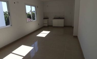 ¡ OPORTUNIDAD ! DEPTOS MONOAMBIENTE CON PATIO - EN POZO - FINANCIACION!!!!