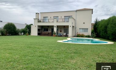 Hermosa propiedad en venta Barrio Don Joaquín Canning