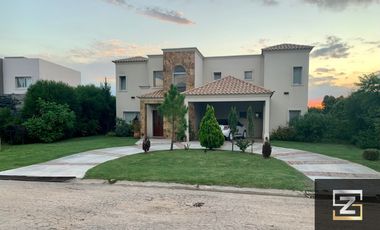 Hermosa propiedad en venta Barrio Don Joaquín Canning