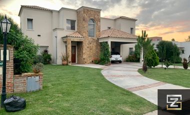Hermosa propiedad en venta Barrio Don Joaquín Canning