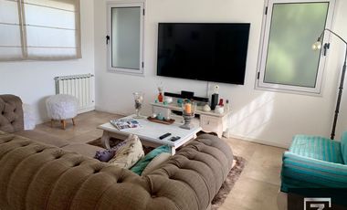 Hermosa propiedad en venta Barrio Don Joaquín Canning