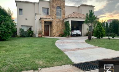 Hermosa propiedad en venta Barrio Don Joaquín Canning