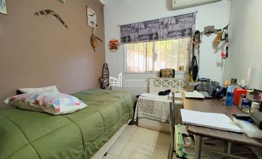 Casa en venta de 3 dormitorios c/ cochera en Garín