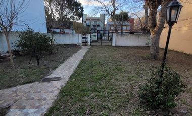 Departamento en venta de 2 dormitorios c/ cochera en Costa Azul