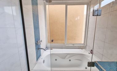 Casa en venta de 4 dormitorios c/ cochera en Bajo la Viña