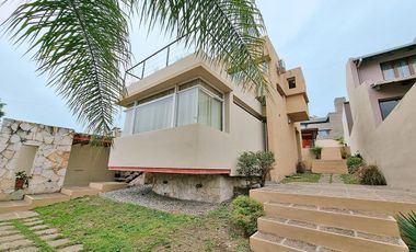 Casa en venta de 4 dormitorios c/ cochera en Bajo la Viña