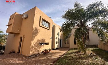 Casa en venta de 4 dormitorios c/ cochera en Bajo la Viña