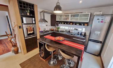 Casa en venta de 4 dormitorios c/ cochera en Bajo la Viña