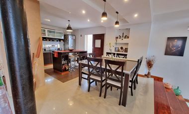 Casa en venta de 4 dormitorios c/ cochera en Bajo la Viña
